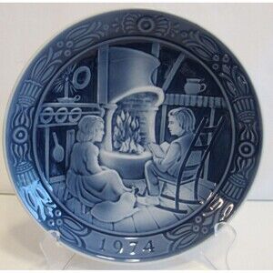 Georg Jensen 1974 Vintage Christmas Plate Christmas Story Reading by Fire